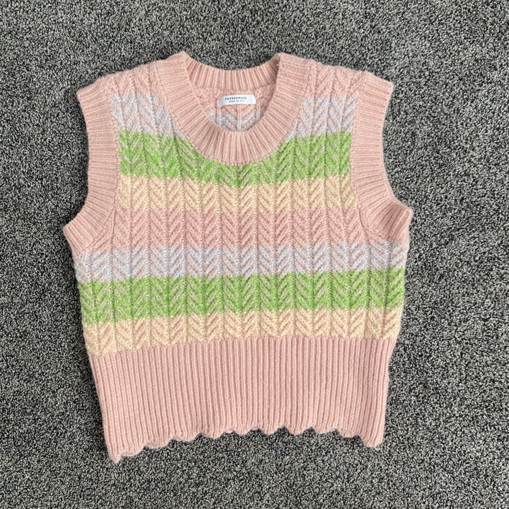 Knit peppermayo vest top.